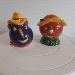 Salt and Pepper set